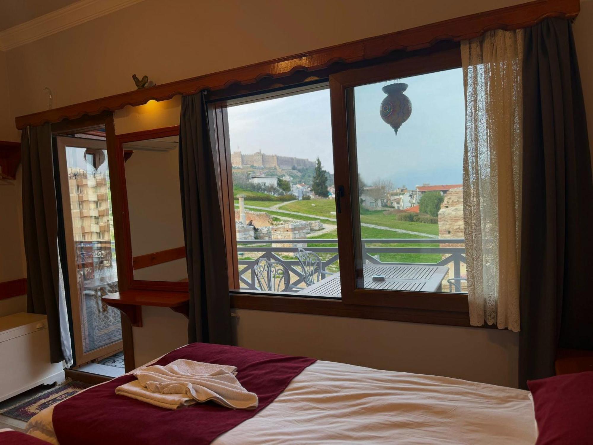 Ephesus Selcuk Castle View Suites Kültér fotó